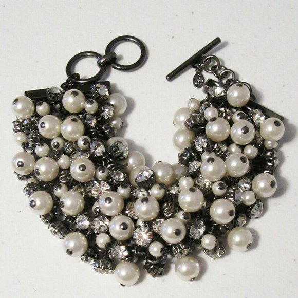 Premier Designs Jewelry Enamored Bracelet in Hematite RV$59 - Picture 2 of 5